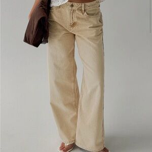 Serenitia Mid Rise Relaxed Jeans in Sandy Brown Wash